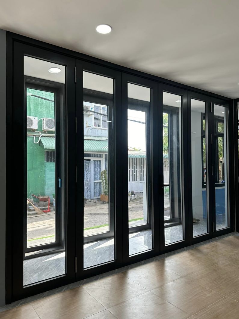 Cửa Sổ Nhôm Cầu